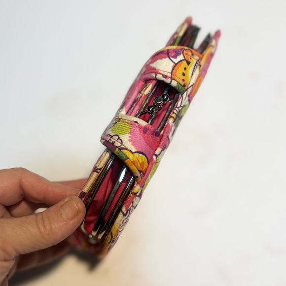 Vera Bradley Clementine clasp clutch wallet floral quilted cotton fabric - Picture 2 of 9